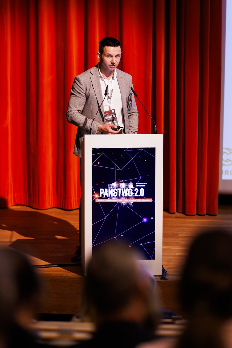 💡 HPC w administracji publicznej? Tak!
Superkomputery wspierają nie tylko naukę i przemysł, ale też sektor publiczny – od analizy dokumentów po cyberbezpieczeństwo. 
Zobacz relację z udziału #NCKO w  konferencji Państwo2.0👇
🔗 cc.eurohpc.pl/index.php/aktu…

#HPC #TransformacjaCyfrowa