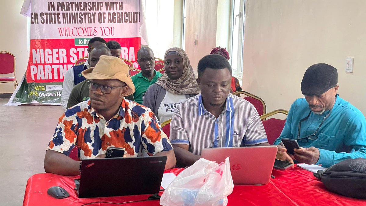 NSMoAOfficial's tweet photo. 4th Quarter 2025 Niger State AGRA Grantees Meeting

AGRA Partners meeting provides an opportunity for Grantees to share information on key achievement within the quarter, Identify areas of synergy/collaboration and jointly plan and coordinate activities for the upcoming quarter. https://t.co/ct0tcs7N4o