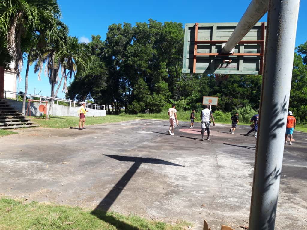 proceso docente en la <a href="/CulturaFisica/">Facultad de Cultura Física,Isla de la Juventud</a> de la <a href="/uij_jmo/">Universidad JMO</a> con las clases prácticas de baloncesto a los estudiantes de I año 
#IslaDeLaJuventud <a href="/NoelMel03027189/">Noel Melendez</a>