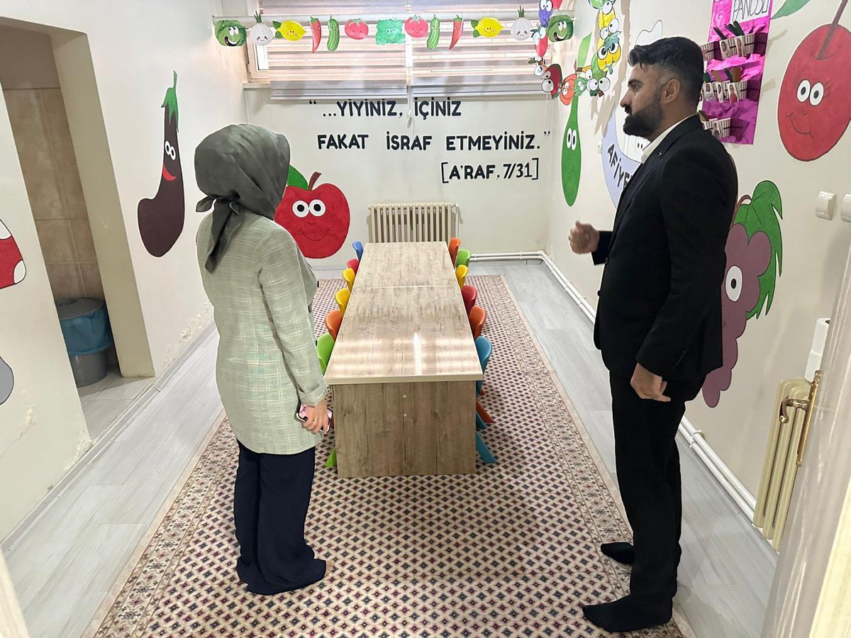 Kaymakamımız Sayın Kübra BAKA KILIÇ, ilçemizdeki 4-6 yaş Kur’an Kursunu ziyaret etti. 
Ziyareti kapsamında öğrencilerle yakından ilgilenerek ikramlarda bulunan Kaymakamımız, İlçe Müftüsü ile birlikte kursun işleyişi ve verilen eğitimler hakkında bilgi alışverişinde bulundu.