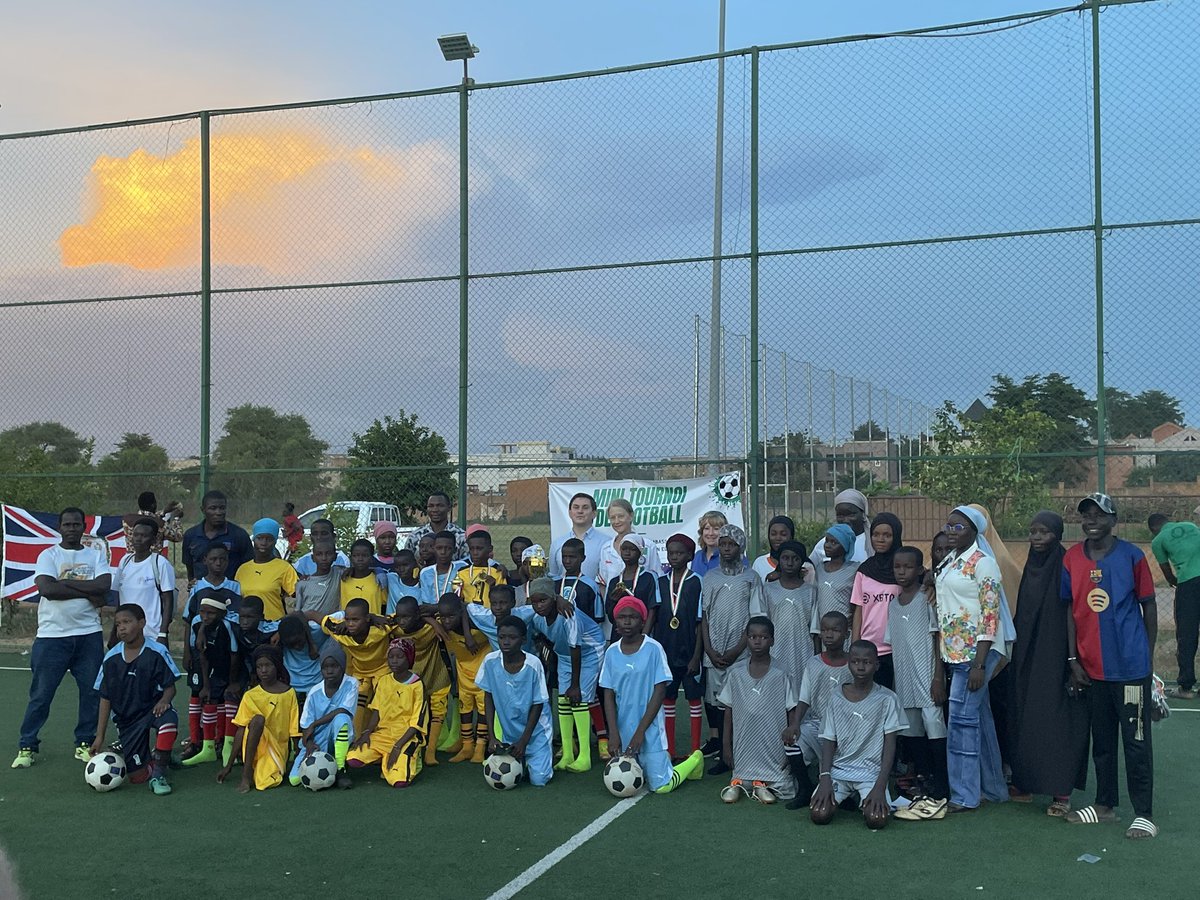 ⚽️ Un bel événement destiné à encourager la pratique du football chez les jeunes nigériens.. et à célébrer la victoire historique des Lionesses 🏆 d’Angleterre à l’Euro Féminin 2025.

#FootballDiplomacy #GoFarGoTogether