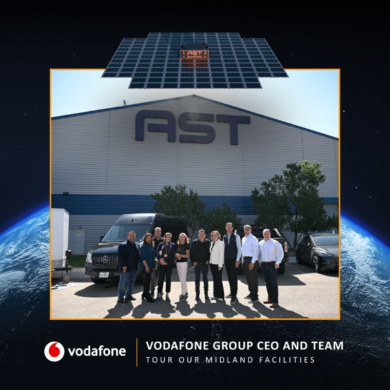 VodafoneGroup's tweet photo. Touring @AST_SpaceMobile’s Midland facilities recently, our CEO Margherita Della Valle and members of the Vodafone team discussed how we can accelerate bringing satellite mobile broadband deployment across Europe 📶📱

Learn more: https://t.co/4dcxAdy6HP