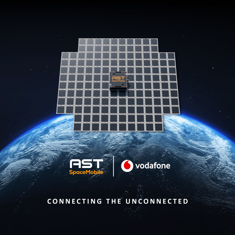 VodafoneGroup's tweet photo. Touring @AST_SpaceMobile’s Midland facilities recently, our CEO Margherita Della Valle and members of the Vodafone team discussed how we can accelerate bringing satellite mobile broadband deployment across Europe 📶📱

Learn more: https://t.co/4dcxAdy6HP