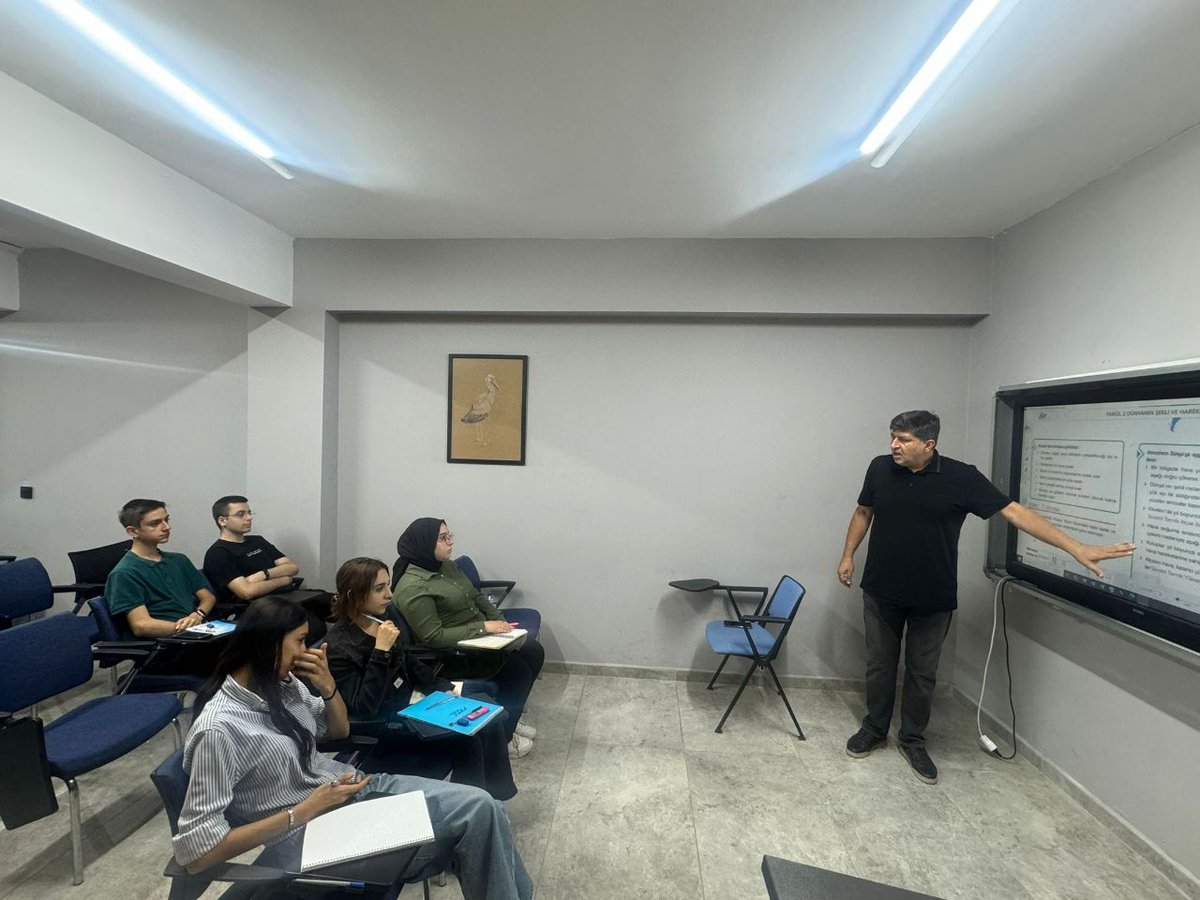 MbbGenclik's tweet photo. Artuklu Halk Eğitim Merkezi işbirliği ile açtığımız YKS Hazırlık kursumuzda 12. Sınıf grubumuz ile Biyoloji ve Coğrafya dersleri işlendi. 😊👩‍🎓👨‍🎓✍️

@MbbGenclik https://t.co/Lg9gOu3nLS