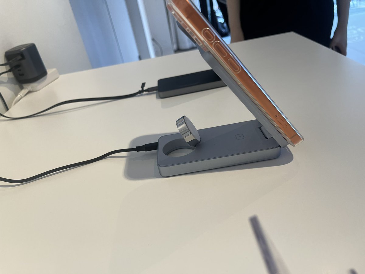 tokutokuayu's tweet image. @ugreenjapan 
イベントに行って商品みると欲しくなります！かっこいい❤️
#UGREEN #UGREENMagFlow