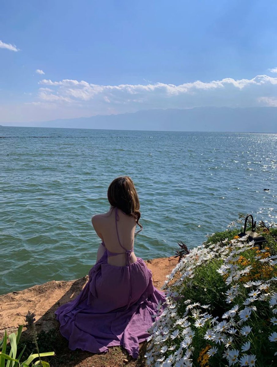 huangshuting322's tweet photo. The sea breeze blows gently, accompanied by the waves, freeze this moment of freedom https://t.co/bcBoKdNdAr