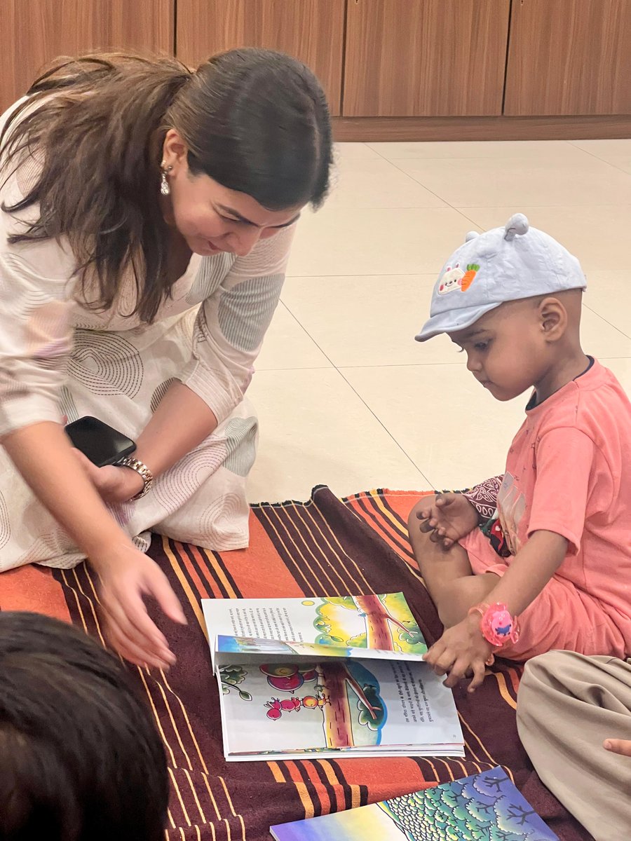 PKandalgaokar's tweet photo. Spending time with these little children &amp; their parents was heartwarming. We read Maximo &amp; Bic C—a story of hope &amp; courage. The children amazed us with their strength, imagination &amp; resilience in the face of cancer. https://t.co/jve0E2MZ4F