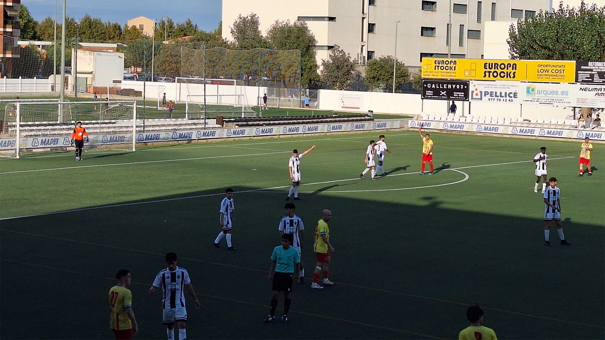 📺VÍDEO: youtu.be/ErUeKq60p2Q

El cap de premsa del <a href="/CDRoquetenc/">CD Roquetenc</a> <a href="/maccroquetes/">Miquel Angel Campos</a> fa el balanç 🗓️ de la jornada del 27 i 28 de setembre i ens avança els pròxims partits.

El Partit⚽️: Al camp de l'Amposta B, segona victòria de la temporada i liderat provisional.