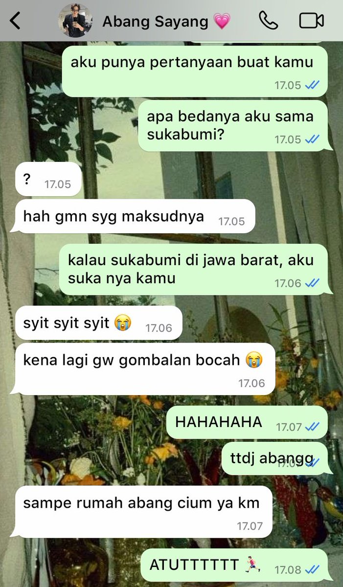 Foresfhadow's tweet photo. a #heehoon au day 532 gombalin pacar yg sering sibuk itu https://t.co/k3DBqjgOdv