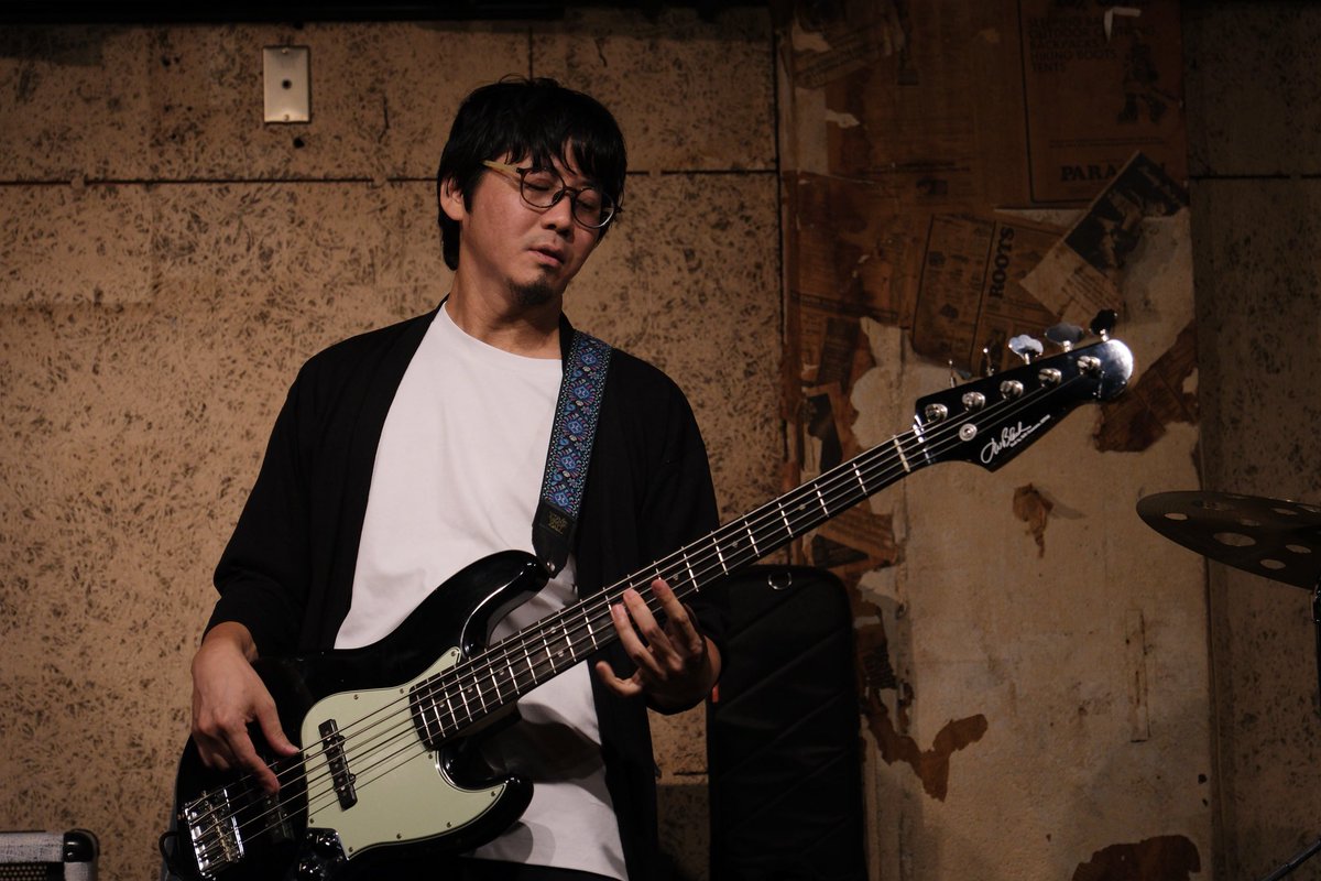 RHumanism03's tweet photo. 今池valentine driveでのライブ、お越しいただきありがとうございました‼︎
次回ライブはSCGTのレコ発‼︎

10/3(金)@名古屋JAMMIN'

SCGT
noh
Radical Humanism
yoake
/naname

開場18:30/開演19:00
前売¥2500

photo by yoshinagakamiyama https://t.co/Y0J6J9agCq