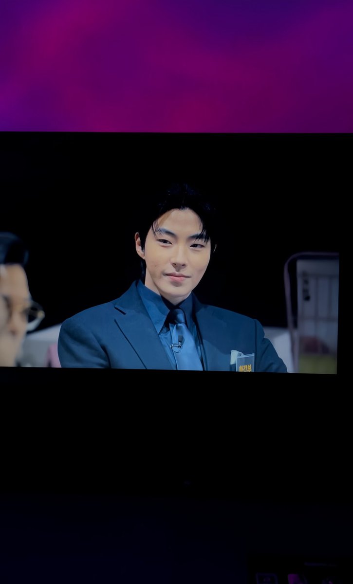HWANG IN YOUP ESTÁ INCRÍVEL COMO SEMPRE! 🩵✨
