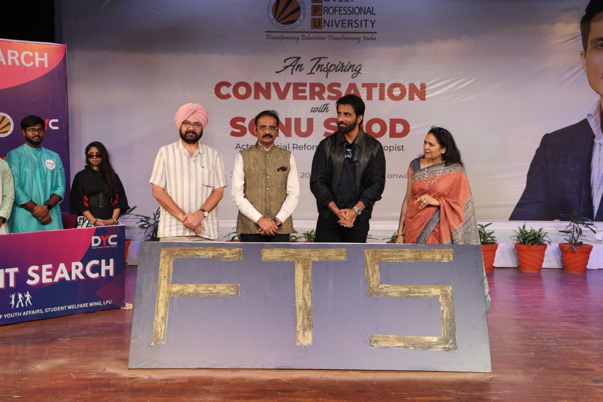 ayush9196's tweet photo. Today at LPU, students didn’t just meet a guest—they met pure inspiration: Sonu Sood! ✨
From classrooms to hearts, he showed the power of kindness in action.
Young minds left motivated and ready to make a difference! 🙌💛
goodness Sonu Sood At LPU
#SonuSood #LPULive #Inspiration #GoodnessInAction #YouthPower