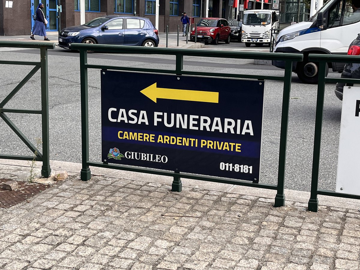 RealEmpty's tweet image. camera在意大利语原来是房间的意思