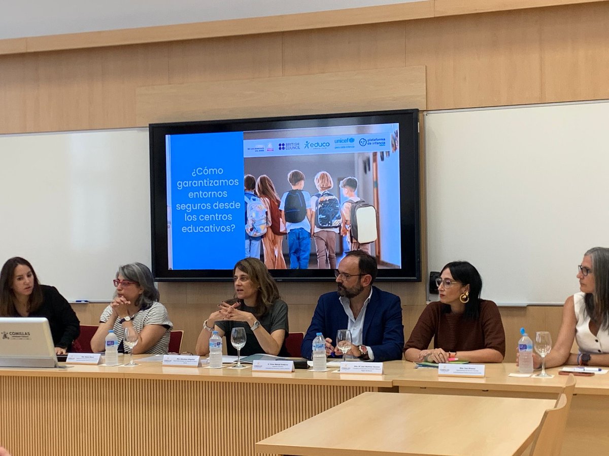 maristasiberica's tweet photo. Estamos comprometidos en crear entornos seguros en nuestros espacios educativos. Hoy asistimos a la presentación de Informe de estándares mínimos de la función de coordinación y bienestar en @ucomillas @unicef_es @Educo_ONG @BritishCouncil @platdeinfancia #CompromisoCompartido https://t.co/sz8QGGajSQ