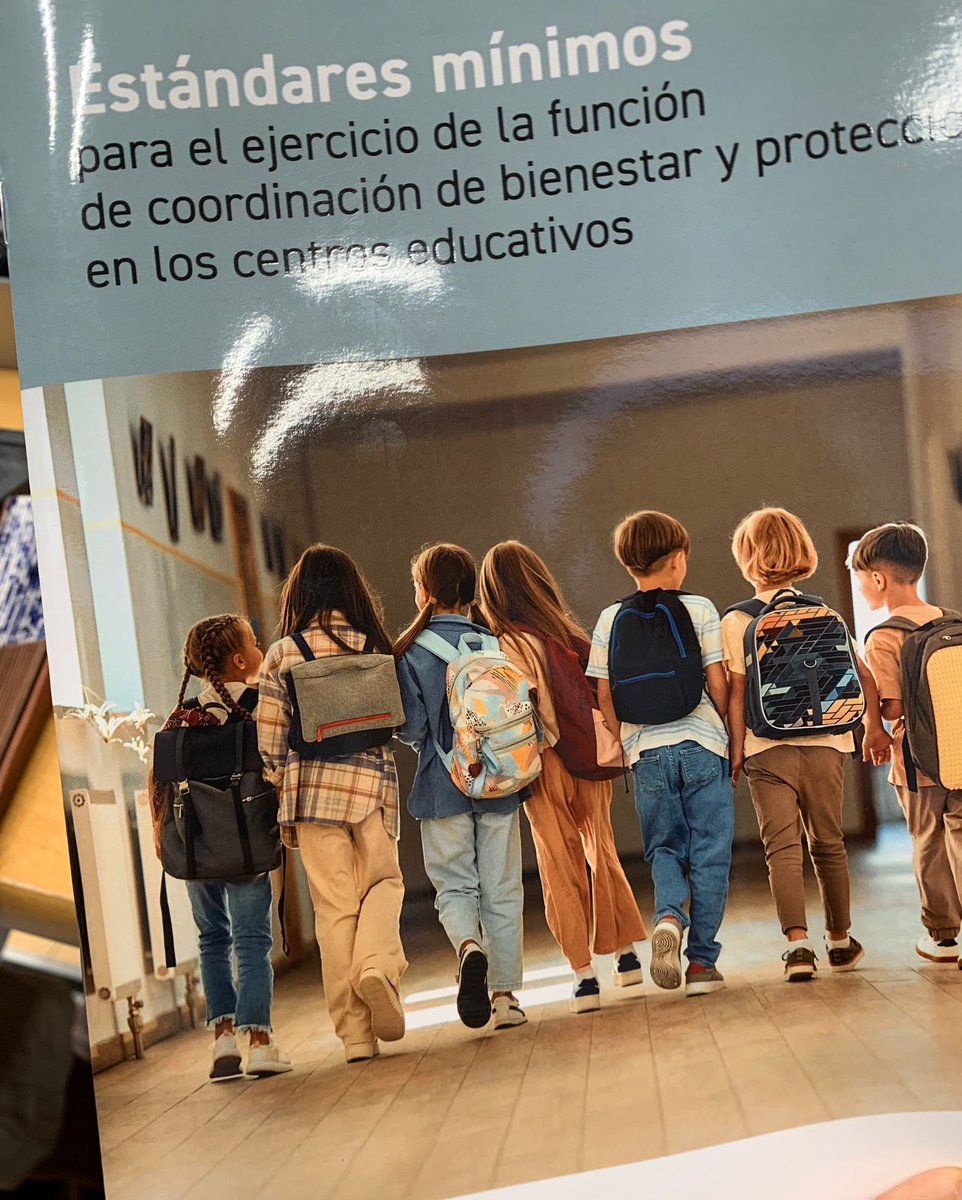 maristasiberica's tweet photo. Estamos comprometidos en crear entornos seguros en nuestros espacios educativos. Hoy asistimos a la presentación de Informe de estándares mínimos de la función de coordinación y bienestar en @ucomillas @unicef_es @Educo_ONG @BritishCouncil @platdeinfancia #CompromisoCompartido https://t.co/sz8QGGajSQ