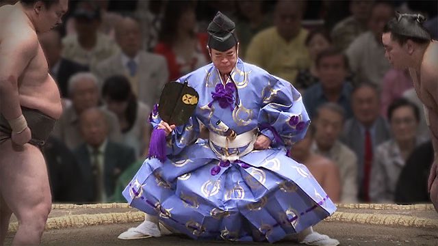 Одоо АН дунд ингээд зогсчих хэрэгтэй. Тараагаад, тараагаад гэж хашгираад 😂