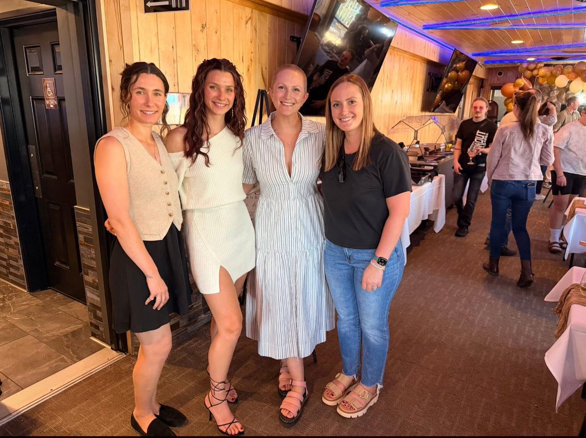 CoachKoltes's tweet image. Four of the Best to Ever play for the Crimson!!! Cayli Sadler (MG HOF), Sammi Sadler (Congrats on your upcoming wedding) , Taylor Bratten (aka little brat), Kylie Bratten (aka big brat)
Sports are more than wins & losses it is the memories & friendships! #Program @MGActivities