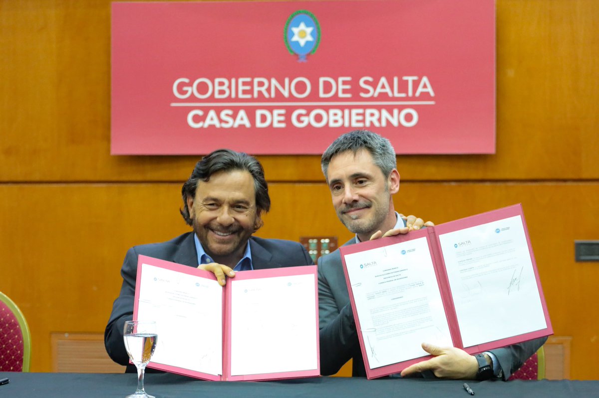 ricardo_villada's tweet photo. #FOGASAL viene a brindar un respaldo concreto a #pymes y #emprendedores salteños.

Su objetivo es claro: solucionar la dificultad histórica de acceder al crédito, ofreciendo garantías que antes no estaban al alcance.

Con un fondo inicial de $2.000 millones, aportados por @GobiernoSalta y @CFI_Argentina , el gobernador @GustavoSaenzOK y @IgnacioLamothe pusieron en marcha una herramienta que abre puertas a más producción, empleo y oportunidades en todo el territorio.

Porque sabemos que detrás de cada proyecto hay familias, sueños y futuro, FOGASAL está para acompañar a quienes hacen grande a #Salta.

#FOGASAL #Salta