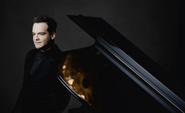 anaclasemusique's tweet image. Avec l’Orchestre Philharmonique de Radio France, le soprano Elsa #Benoit et le pianiste Francesco #Piemontesi, Robin #Ticciati joue #Mahler et #Beethoven – Bertrand #Bolognesi signe notre chronique anaclase.com/chroniques/4%C…