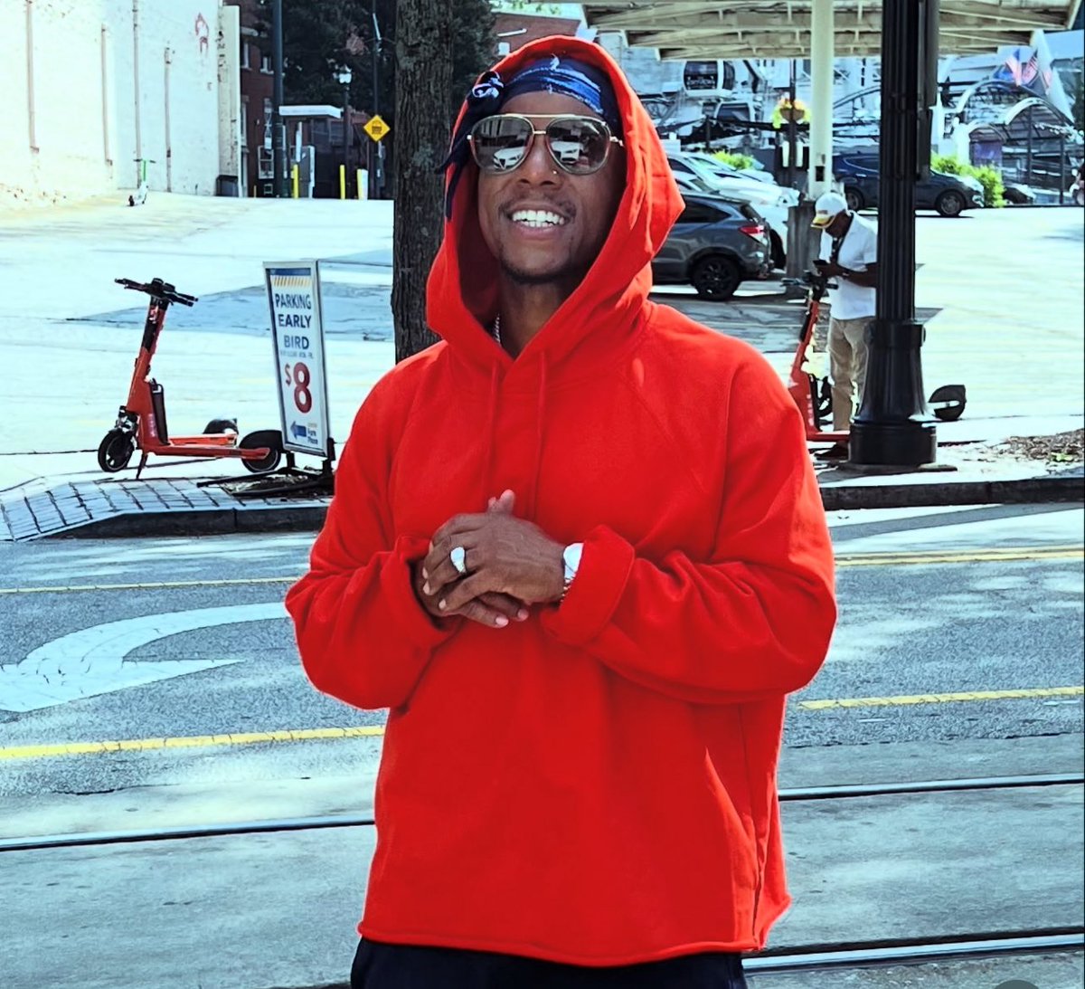 Take a real hard look at your circle.  Think about what everyone is bringing to the table. Get rid of the leeches &amp; weed out the imposters. Everybody ain’t your friend everybody ain’t yo potna 💯💪🏽🙏🏽 #RIPMO3