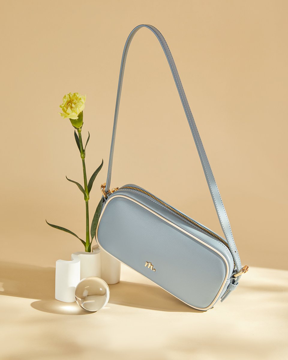 Mossdoom_Asia's tweet image. Version 1 — Clean &amp;amp; Charming Minimal, cute, and effortlessly chic — meet the Sola Bag, your all-in-one style companion. ✨  #MOOSDOOM #MOSSDOOMLADY #SolaBag #NewArrival #BagLover #EverydayChic
