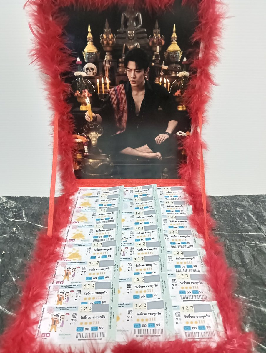 มีล็อตเตอรี่ไปแจกนิดหน่อย สามารถขูดดูตัวเลขได้ค่ะ  ใครจำเราได้สะกิดได้เลยนะคะ ไปงานบ้านคุณก้อย 4 - 5 ต.ค
#XZGentleBrilliance
#GoodbyeGuoJing