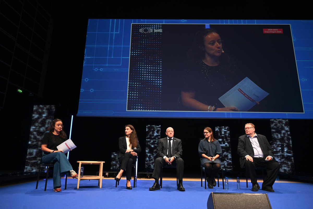 EuroHPC_JU's tweet photo. 📸 Morning energy at #EuroHPCUserDays!
With more than 300 participants onsite, guests are having exchanges on #HPC access & services.
Don't forget to pass by the Meet & Greet Space to meet the EuroHPC #AIFactories and Hosting Entities! https://t.co/XSJajHusrB