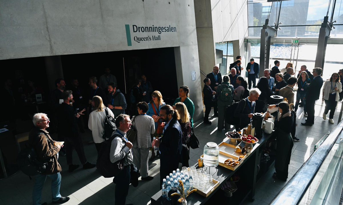 EuroHPC_JU's tweet photo. 📸 Morning energy at #EuroHPCUserDays!
With more than 300 participants onsite, guests are having exchanges on #HPC access & services.
Don't forget to pass by the Meet & Greet Space to meet the EuroHPC #AIFactories and Hosting Entities! https://t.co/XSJajHusrB