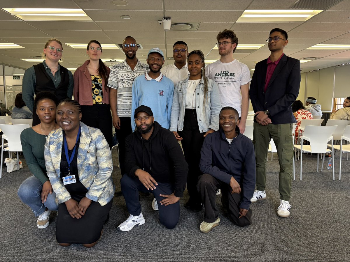 💐Luscious Prof tweet media