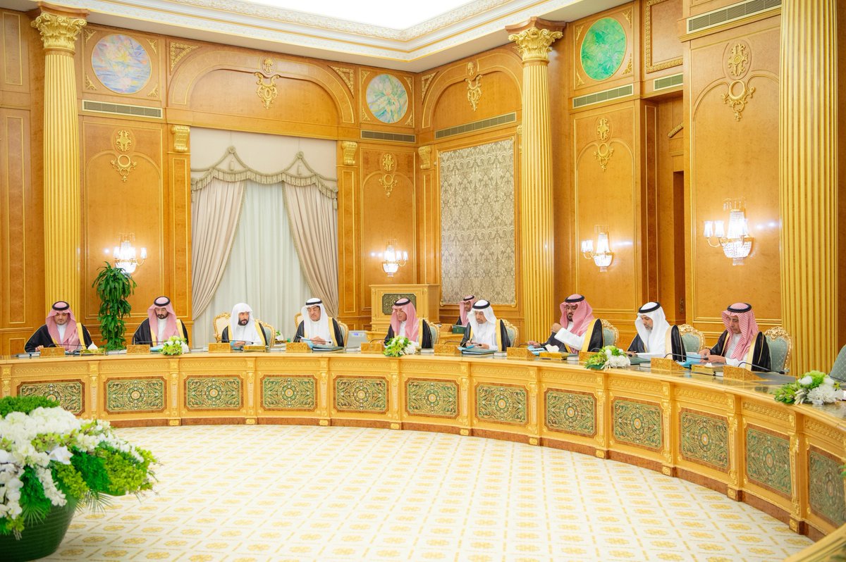 #مجلس_الوزراء يطّلع على مجمل أعمال الدولة في الأيام الماضية لا سيما المتصلة بتعزيز العلاقات مع مختلف دول العالم، ويُشِيد بنتائج زيارة دولة رئيس الوزراء في جمهورية باكستان الإسلامية محمد شهباز شريف للمملكة العربية السعودية، وما شهدت من توقيع اتفاقية "الدفاع الإستراتيجي المشترك"