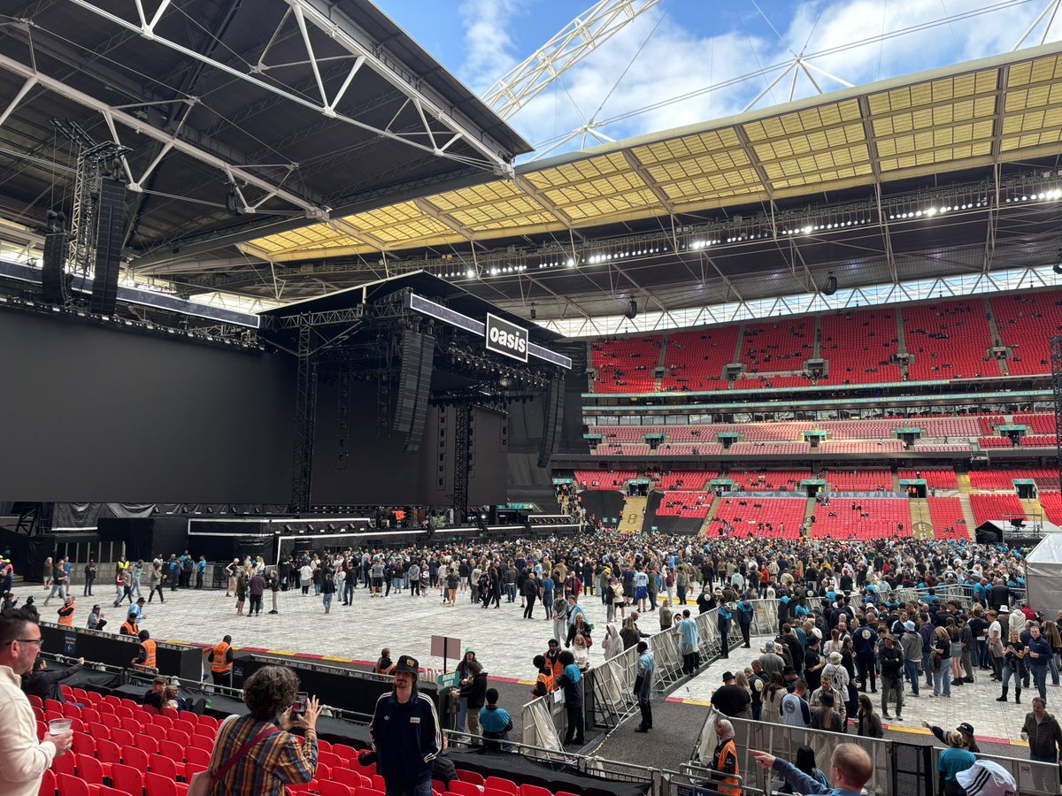 ThisIsTheMusic2's tweet image. Caught Live: Live review of Cast Band and Richard Ashcroft is out now! 

Head to the bio/stories to get the lowdown on two iconic artists sets from Wembley Stadium last Sunday! 

thisisthe.music.blog/2025/09/30/cau…

#musicblog #livemusic #cast #richardashcroft