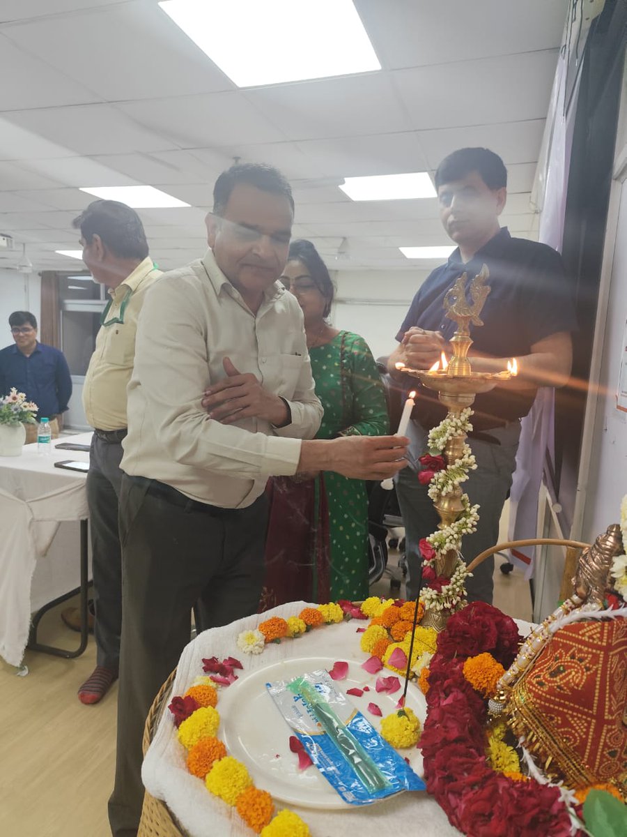 क्षेत्रीय कार्यालय,अहमदाबाद में  14/09/2025 से 29/09/2025 तक हिंदी पखवाड़े का आयोजन किया और 29/09/2025 को समापन समारोह आयोजित किया गया। कार्यक्रम में विभिन्न प्रतियोगिताओं के विजेताओं को सम्मानित किया गया व वरिष्ठ अधिकारियों द्वारा हिंदीके प्रचार-प्रसार पर विचार व्यक्त किए गए।