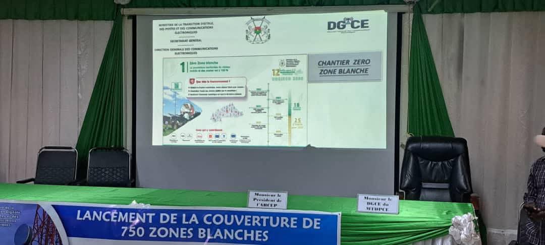 burkina24's tweet photo. 🔴 #Numérique Le Burkina Faso lance une #offensive à 35 milliards de FCFA pour #connecter 750 zones rurales  

https://t.co/c5Ec4WU8dC https://t.co/cZfH0GlcmT