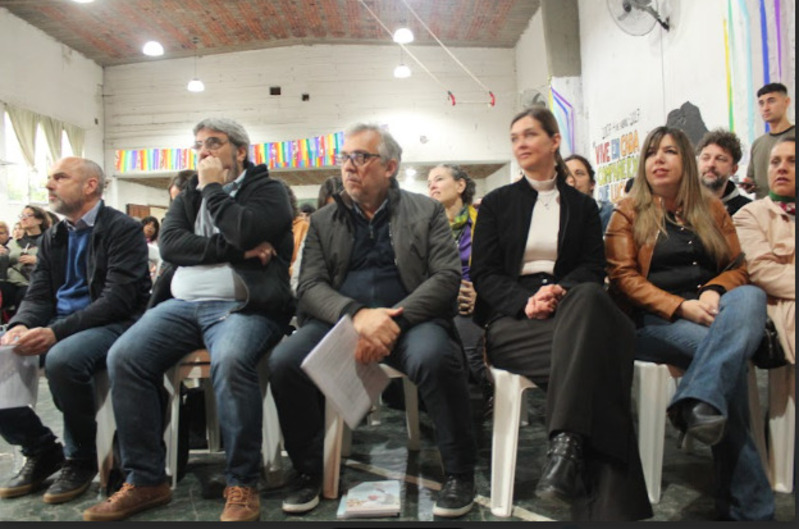 📚✨ 9° Encuentro Prov. de Educación de Gestión Social, Cooperativa y Comunitaria en #LomasDeZamora

🏫Organizado por <a href="/Feceaba2/">FECEABA</a>, bajo el lema “Escuela y Territorio” 

Fue declarado de interés educativo provincial 🙌

➕en ansol.com.ar/feceaba-9-encu…

#Educacion #EscuelaYTerritorio