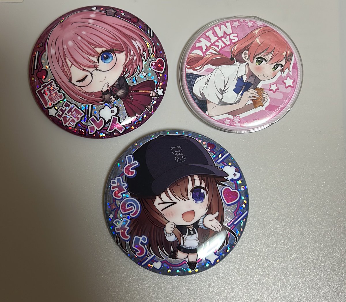 ゆるぼなんですけど
愛知県内の方でこの缶バ☄️と交換してくれる人いません...?