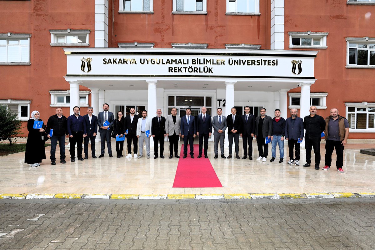 SubuOfficiall's tweet photo. 👥 YÖK ve TOBB arasında imzalanan Meslek Yüksekokulları Eğitim İş Birliği Protokolü kapsamında ilk Protokol Yürütme Kurulu Toplantısı üniversitemiz ev sahipliğinde düzenlendi.

Detaylar 👇
🔗 https://t.co/ZtZAtonBWj https://t.co/H0SNYMvOkr