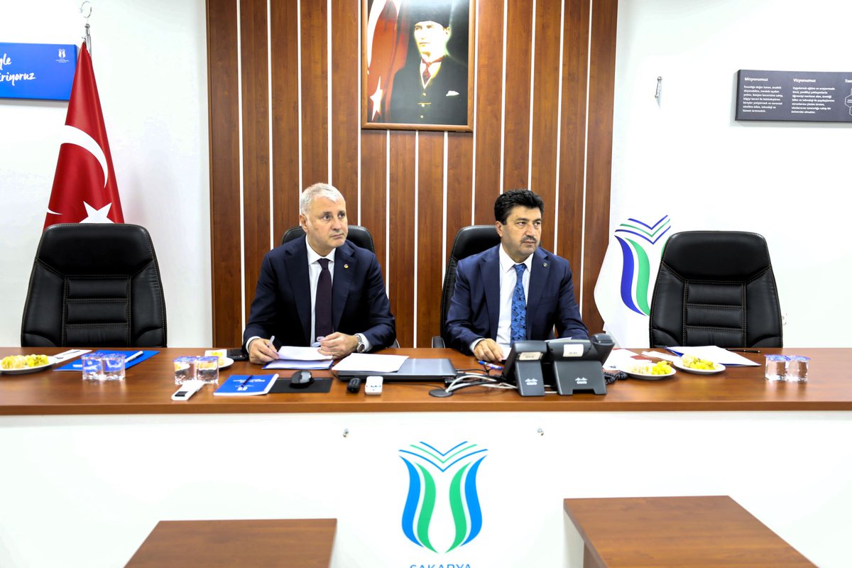 SubuOfficiall's tweet photo. 👥 YÖK ve TOBB arasında imzalanan Meslek Yüksekokulları Eğitim İş Birliği Protokolü kapsamında ilk Protokol Yürütme Kurulu Toplantısı üniversitemiz ev sahipliğinde düzenlendi.

Detaylar 👇
🔗 https://t.co/ZtZAtonBWj https://t.co/H0SNYMvOkr