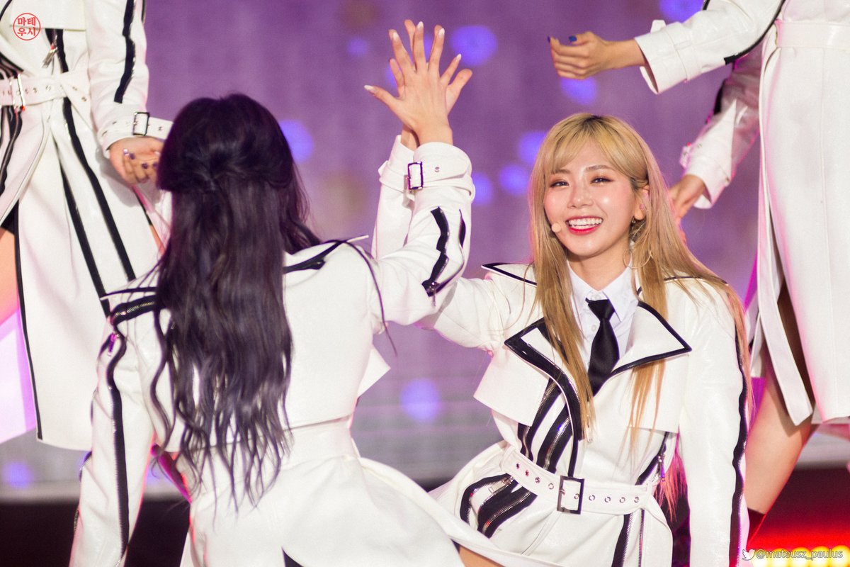 deukaethrowback's tweet photo. october 1st, 2019 ㅡ kpop cover dance festival final celebration stage 

#Dreamcatcher #드림캐쳐 https://t.co/fBlRvfemJ6
