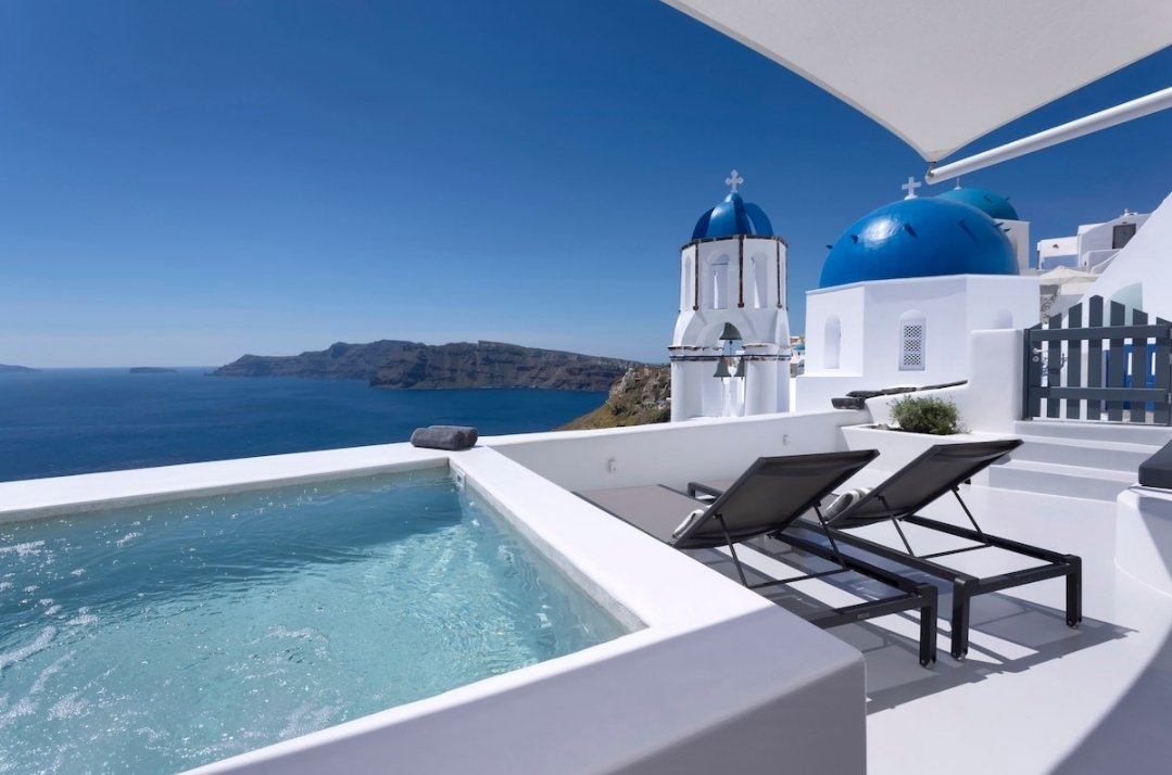 AppartDesign's tweet photo. Santorini, Greece https://t.co/iNvE4i8Oeu