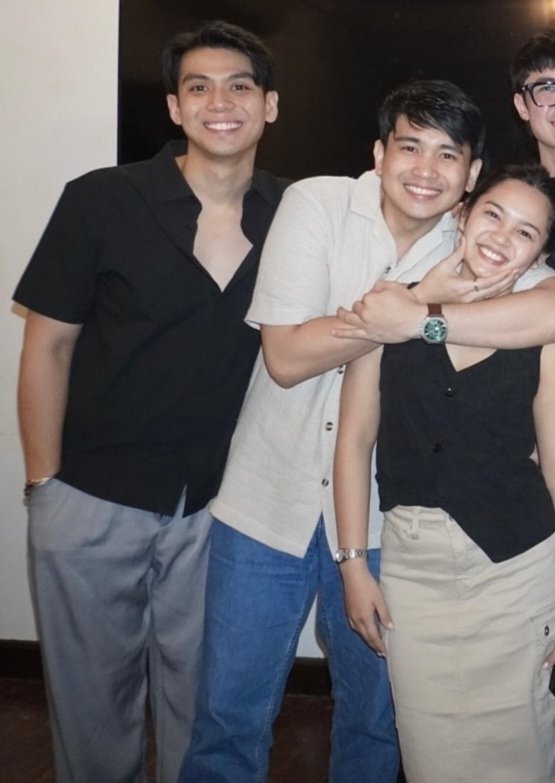 Marqui191's tweet photo. Pbb gen11. Missing them little extra today. Kuya dong and kols magkamukha na 🤗 https://t.co/5K4AeTP43O