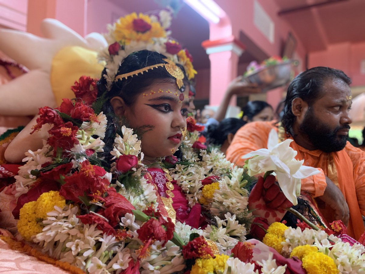 PinakiDas1975's tweet photo. Tripura witnessed a celebration of womanhood through the age-old ritual of Kumari Puja as a seven-and-a-half-year-old girl was worshipped as the living embodiment of Goddess Durga at Bholananda Sevashram on Maha Astami of Durga Puja in Agartala on Tuesday. https://t.co/4s1FOBvKcT