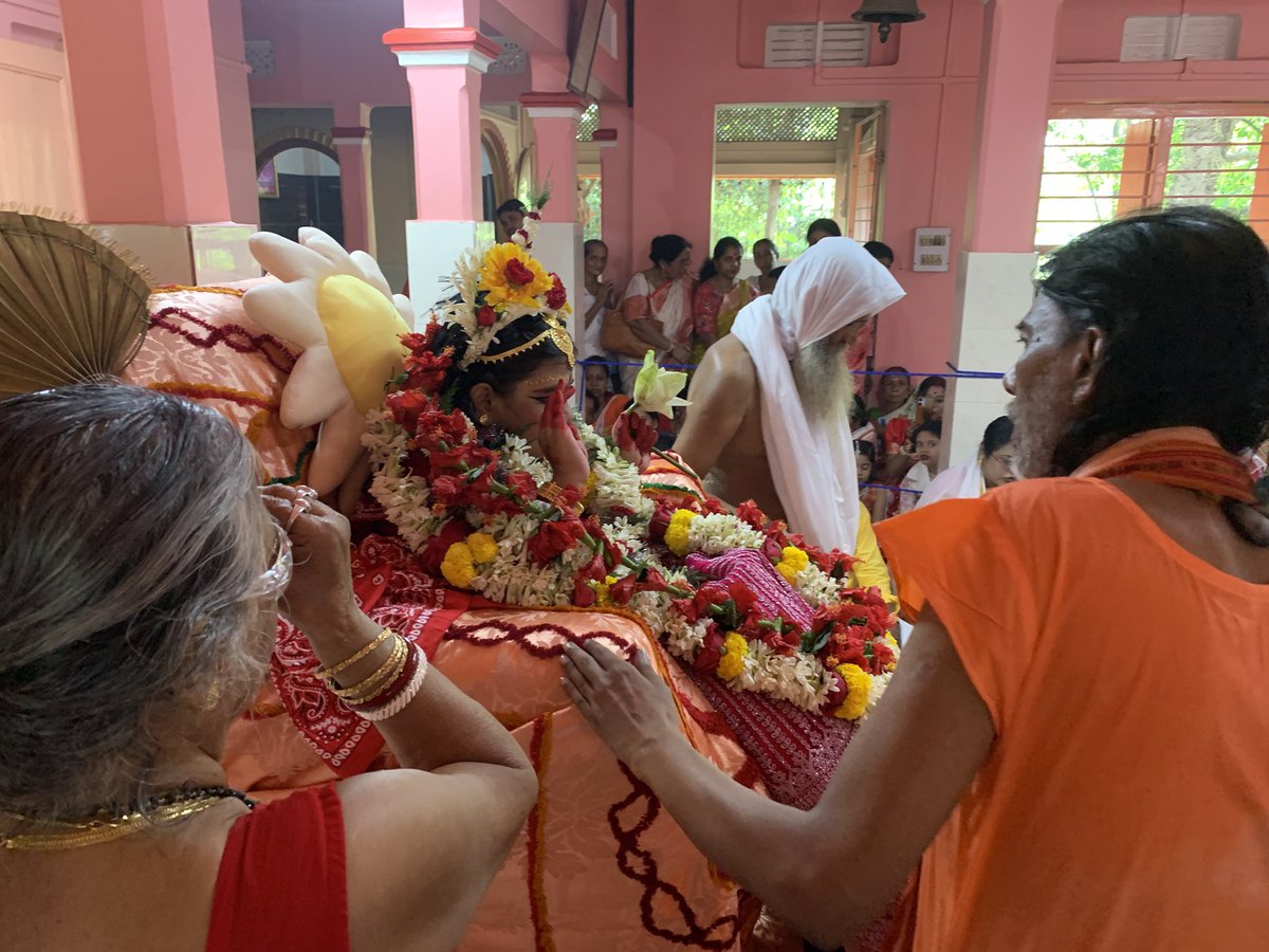 PinakiDas1975's tweet photo. Tripura witnessed a celebration of womanhood through the age-old ritual of Kumari Puja as a seven-and-a-half-year-old girl was worshipped as the living embodiment of Goddess Durga at Bholananda Sevashram on Maha Astami of Durga Puja in Agartala on Tuesday. https://t.co/4s1FOBvKcT