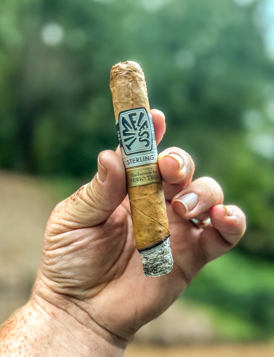 stogiedad's tweet image. It’s a beautiful morning, a little pre-grind smoke before I hit the road.  @FerioTegoCigars #Timeless #Sterling and #coffee to kick the day off.  Let’s go!  #nowsmoking #CigarLife #CigarsOnX #BOTL