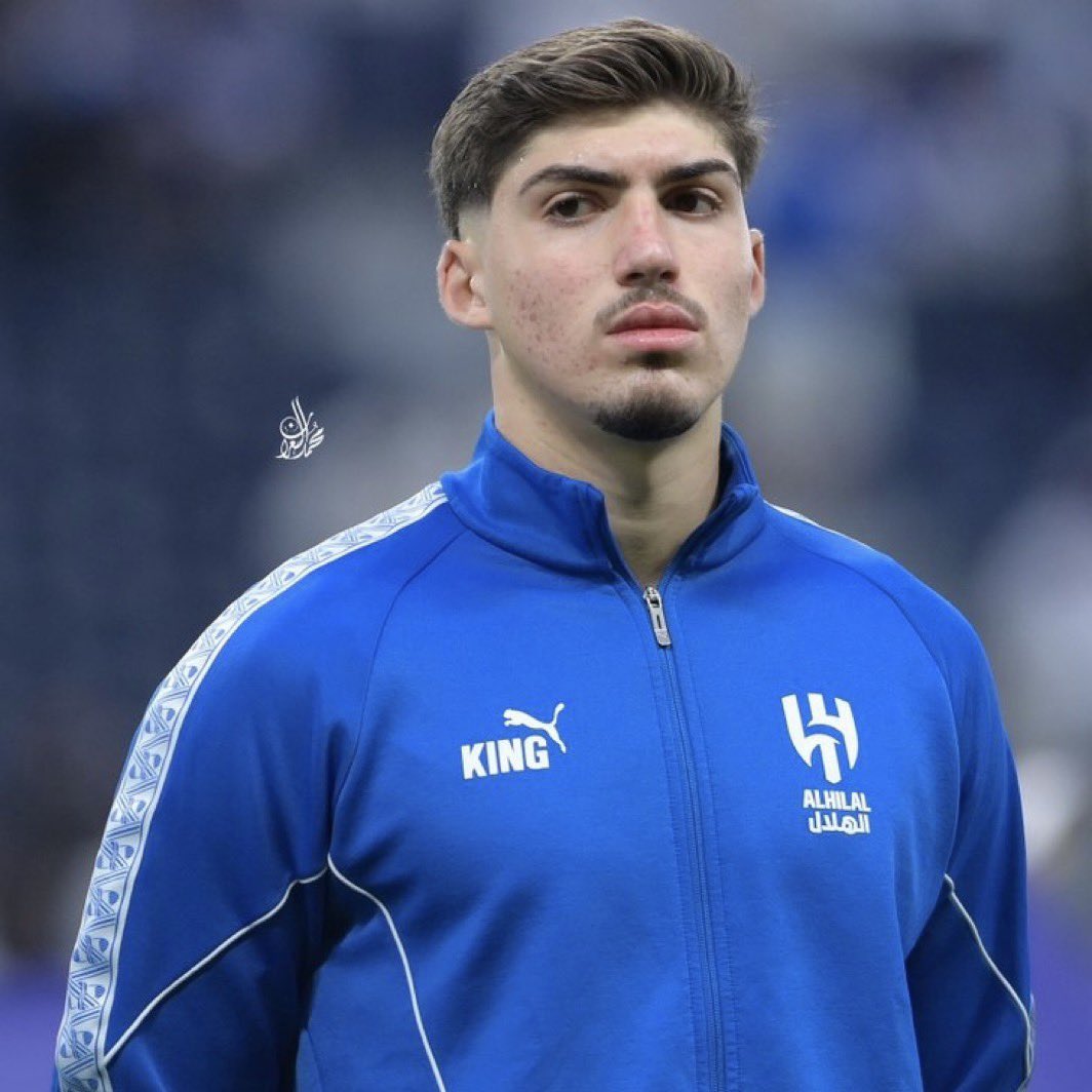 يوسف اكتشيشيك بعد ما شارك 90 دقيقة ضد الدحيل
المباراة الذي قدم فيها مستوى رائع في مشاركته الاولى :

الاهلي —&gt; دقيقتين فقط
العداله —&gt; لم يشارك
الاخدود —&gt; دقيقة فقط
ناساف —&gt; لم يشارك

لدرجة ان إنزاغي صار يفضل البليهي ولاجامي عليه !!!

مافي اي تفسير منطقي للي قاعد يصير 🤷🏻‍♂️ …