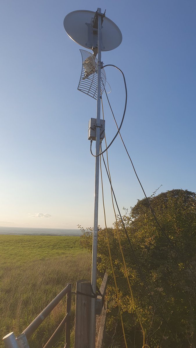 g1dfl_pete's tweet photo. What a fun Sunday afternoon on #Microwave Radio! 18 QSO's #3cm plus 11 #6cm in #UKuG High Band Contest. Started at #Chilton then roved to #Britwell on the way home. Big thanks to everyone that has activated #10GHz and #5GHz in the five sessions this year! #GHz_Bands https://t.co/V42XVGHJzp