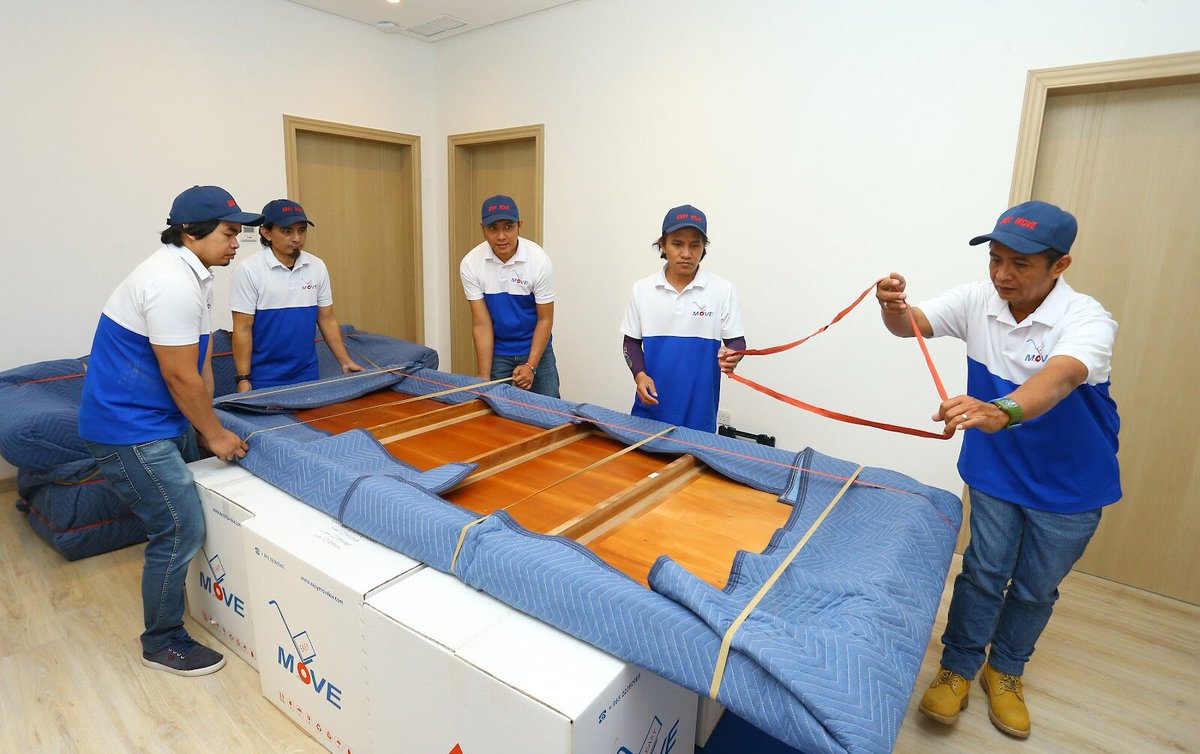 A DIY move can be more expensive than you realize. Save yourself time, stress, and hidden costs by letting Easy Move KW handle the heavy lifting.