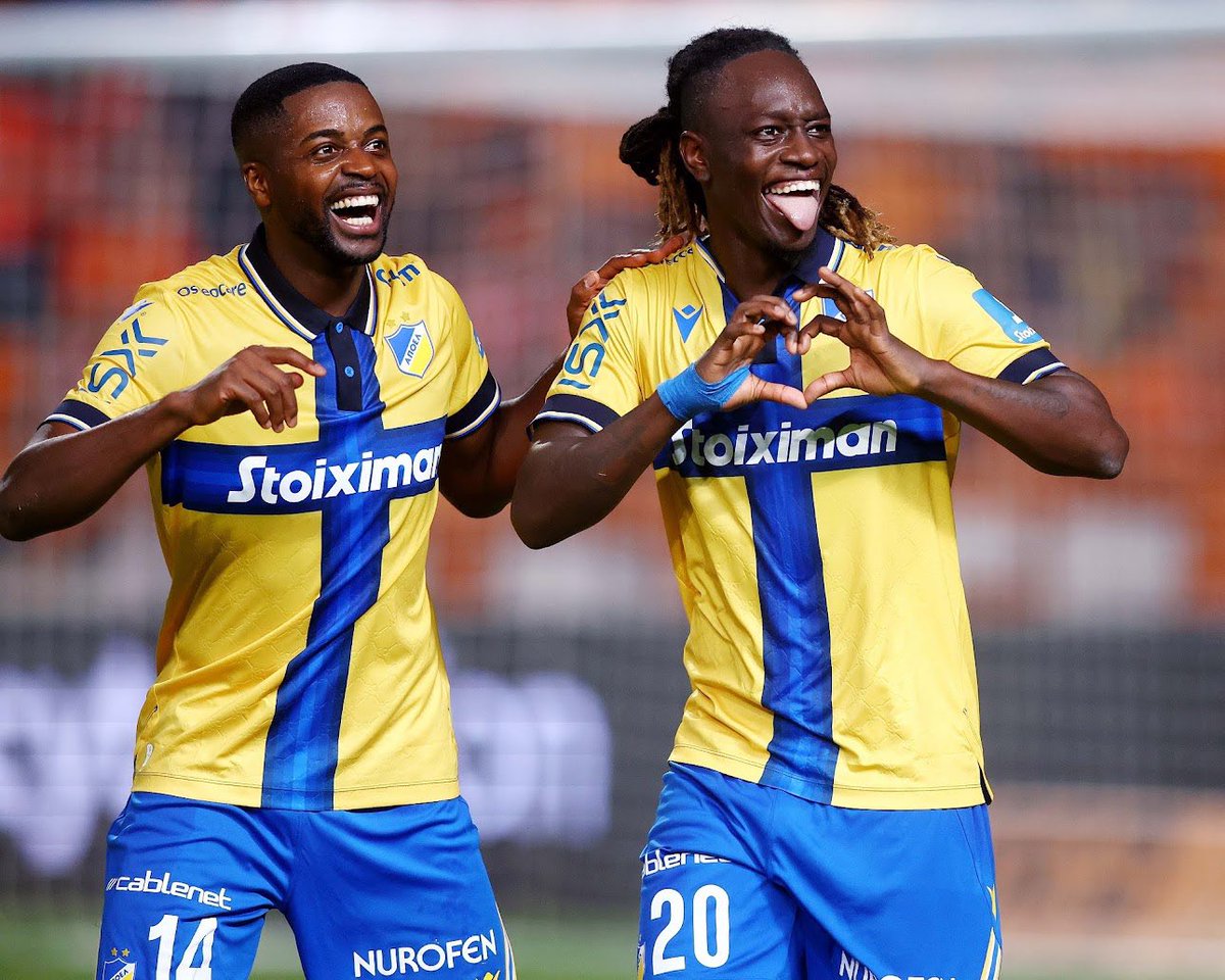 APOELARATV's tweet photo. 😄😛
#Nanu #Dalcio https://t.co/t3OSqxRpFS