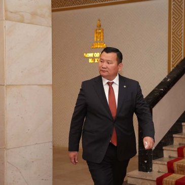 Юуг буруу хийгээд, яагаад огцорсноо ч ойлгоогүй яваа ХЗДХ-ийн сайд 😅😂🤣