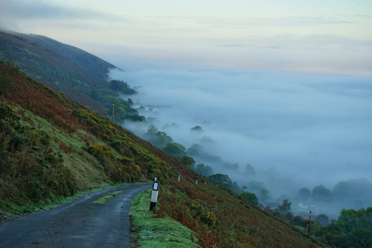 csmaff's tweet image. #Cloud lapping against the #LongMynd this morning, #Weather @ThePhotoHour