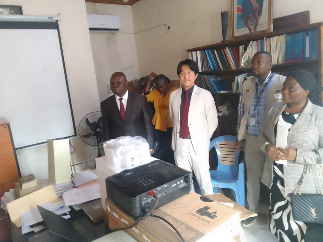 KOICA_DRC's tweet photo. [La KOICA et l'AMIKO, Club des Amis de la KOICA offrent un lot d’équipements à l’hôpital pédiatrique de Kalembe-Lembe. Kinshasa, le 28 aout 2025]
Plus d'info>>https://t.co/ypOY8NvRL6 https://t.co/g3D728MNdf